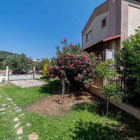 Side By Side Apartment Nea Iraklitsa Bagian luar foto