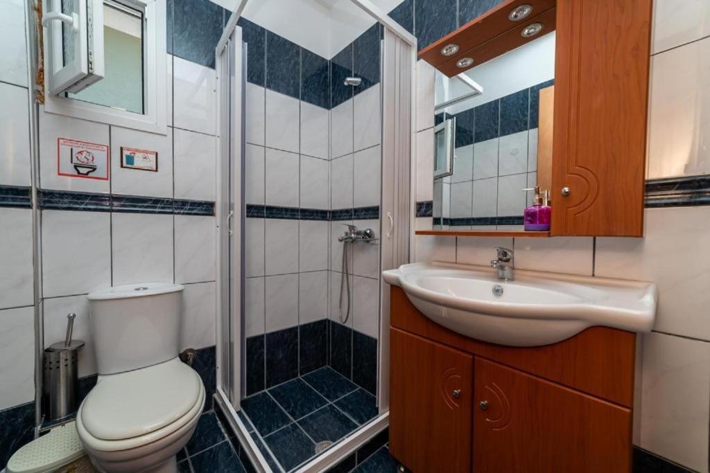 Side By Side Apartment Nea Iraklitsa Bagian luar foto